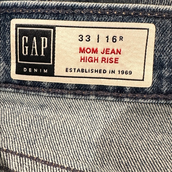 Gap High Rise Jean - Picture 4 of 5